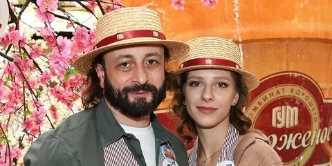 Фото: Илья Авербух: 51 год, «Жигули» и боязнь воды! Шокирующие факты о короле льда! 😱 - Фото 6