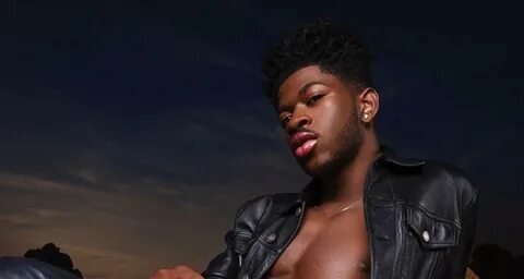 Фото: Lil Nas X напоил фанатов текилой прямо на сцене! 🔞 - Фото 5