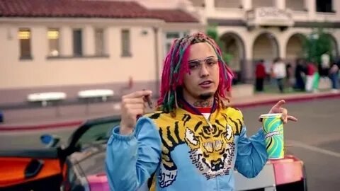 Фото: Lil Pump троллит Селену Гомес за слезы из-за арестов мигрантов! 🤣 - Фото 10