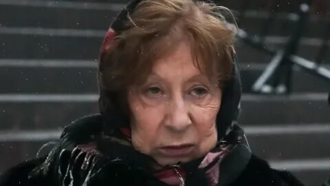 Фото: Ахеджакова сбежала из России? 😱 Интриги, скандалы и гастроли за границей! - Фото 24