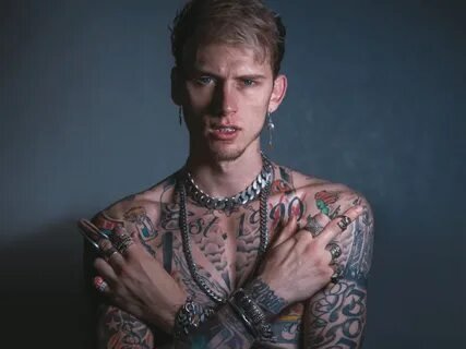 Фото: Кара Делевинь и Machine Gun Kelly: Дружба или что-то большее на Супербоуле? 🏈🔥 - Фото 6