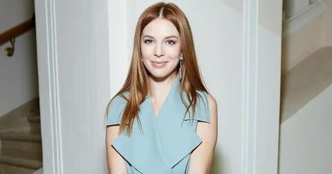 Фото: Голые плечи, декольте и фарфор: звезды зажгли на премии BraVo в Большом театре! 🔥 - Фото 38
