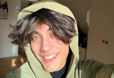 Фото: TikTok-звезды Бени Кроль и Ник Кауфман: горнолыжный отдых в Австрии – без рубашки в сауне!🔥 - Фото 6