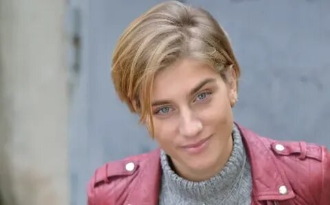 Фото: Гагарина в кожаном платье и похудевшая Нинидзе: что происходит на презентации «Кинопоиска»? - Фото 4