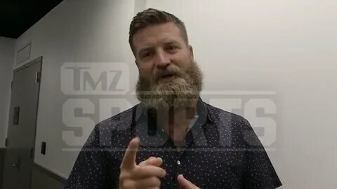 Фото: Трэвис Келси в трейлере «Умнее знаменитости?»: танцует, шутит о тюрьме и… учился криминологии! 😂 - Фото 6