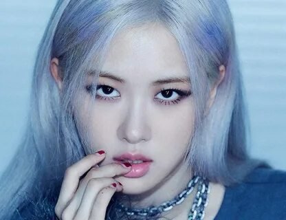 Фото: Лиса из Blackpink взорвала Instagram крошечным бикини от Louis Vuitton! 👙🔥 - Фото 9