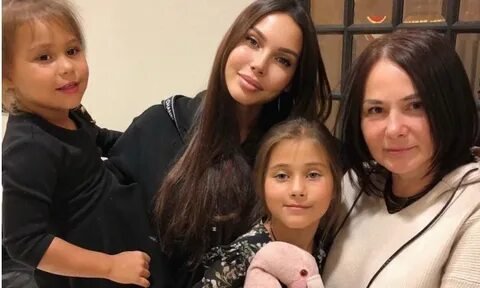 Фото: Оксана Самойлова грустит: «Лея взрослеет, и скоро потеряет детскую привязанность ко мне» 😭 - Фото 12