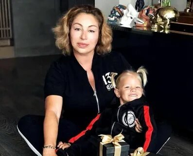 Фото: Не может быть! Беременная пассия Тимати скрывает животик под платком! 🤰 - Фото 9