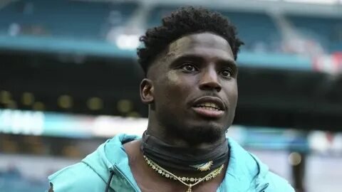 Фото: OBJ видел, как арестовывали Tyreek Hill!  И даже знал, что за машина у него! 😂 - Фото 4