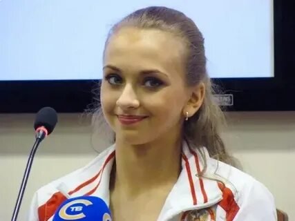 Фото: Навка в слезах, Костомаров в шоке: пенсионерка на льду свела всех с ума! 😲 - Фото 23