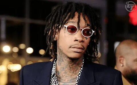 Фото: Шок! Рэпера Wiz Khalifa арестовали в Румынии за курение на сцене! 😱 - Фото 2