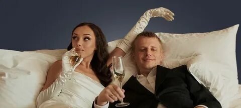 Фото: Звезда Brazzers внезапно умерла! 😱 А экс-жена Комиссаренко строит из себя интеллектуалку в США! - Фото 6