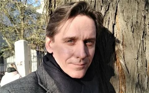 Фото: Звезда «Знахаря» оказался предан семьей! 💔 Мать отреклась от актера из-за политики! - Фото 4