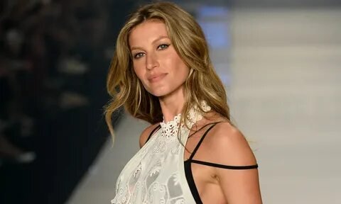 Фото: Транс-модель Victoria's Secret разнесла троллей после выхода на подиум!  Валентина Сампайо: «Мы здесь, всегда были и всегда будем!» 💣 - Фото 4