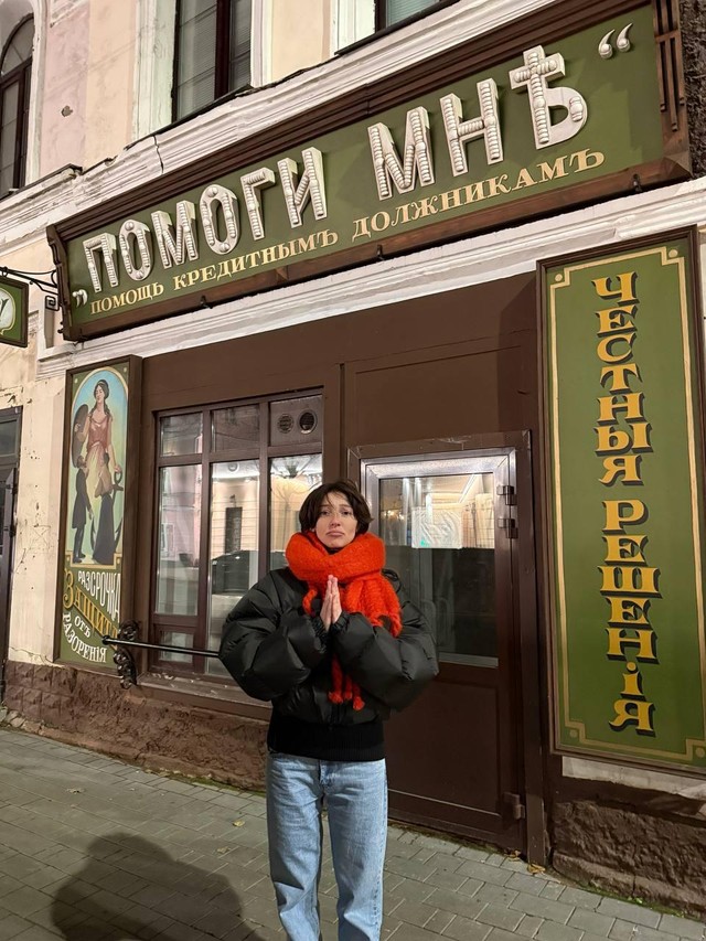 Айза в шоке! Ивлеева променяла тусовки на избы! 🤯