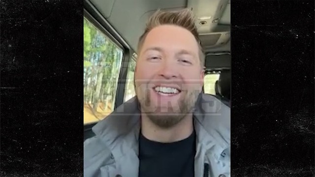 Гонщик NASCAR Уильям Байрон заигрывает с Сабриной Карпентер? 🏎️💨