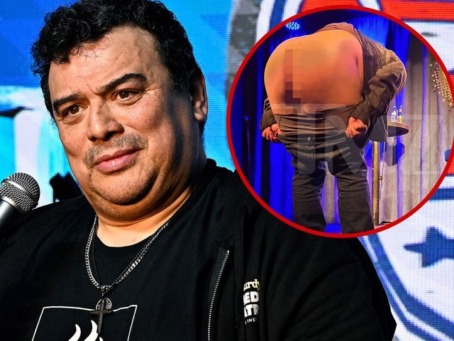 Карлос Менсия показал свои "бока" грубой паре в Эль-Пасо! 🍑