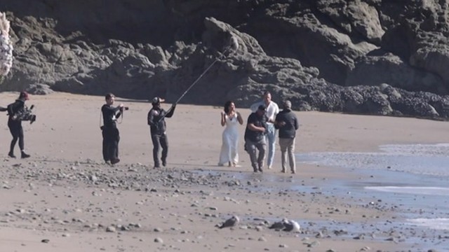 Ким Кардашьян снова под венцом! 💍 Но есть один нюанс… 😜