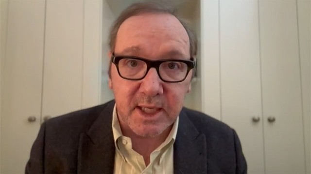 Не может быть! Кевин Спейси назвал Гая Пирса лживой жертвой! 🤯