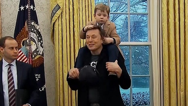Не может быть! Сын Илона Маска X Æ A-12 затмил самого Трампа! 🤣