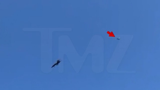 НЛО на авиашоу?! 👽 Жители Нью-Йорка требуют объяснений!