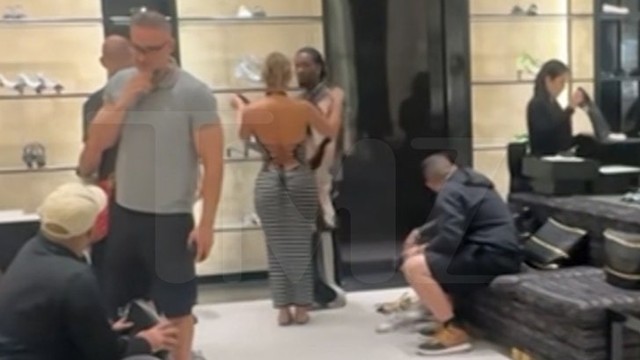 Offset в Дубае с новой герлфренд! 😲 Cardi B может кусать локти!