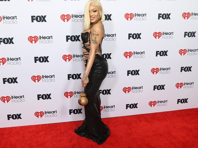 Шок! Звезды зажигают на iHeartRadio Music Awards 2025! 🤩