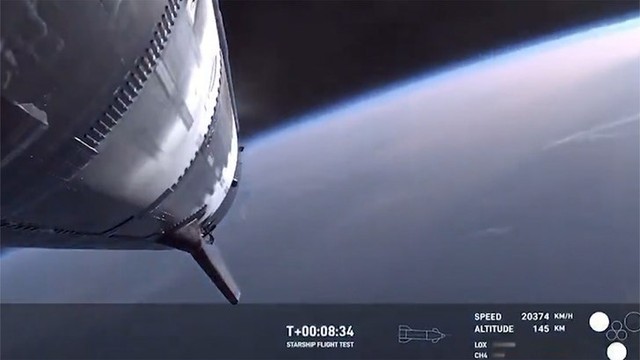 Starship от SpaceX устроил огненный дождь над Багамами! 💥
