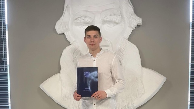 Трагедия на поле: молодой футболист умер во время матча 💔