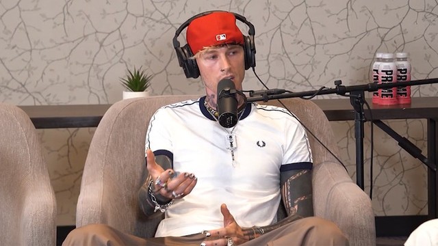 "Ты просто идиот!" 🤬 Машина Ган Келли жестко осадил бойца UFC