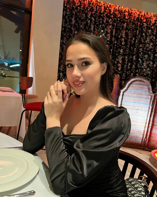 Заплыли целлюлитом? Алина Загитова прошлась по хейтерам! 😈